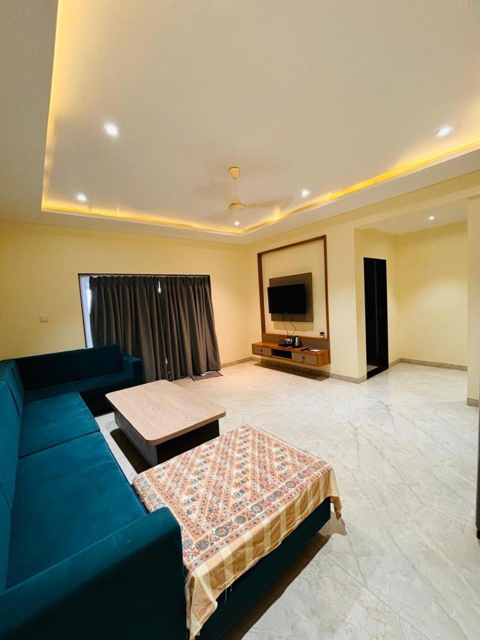 Paramount 3 Ac Bedrooms Hall Garden With Lake View Panchgani Ngoại thất bức ảnh